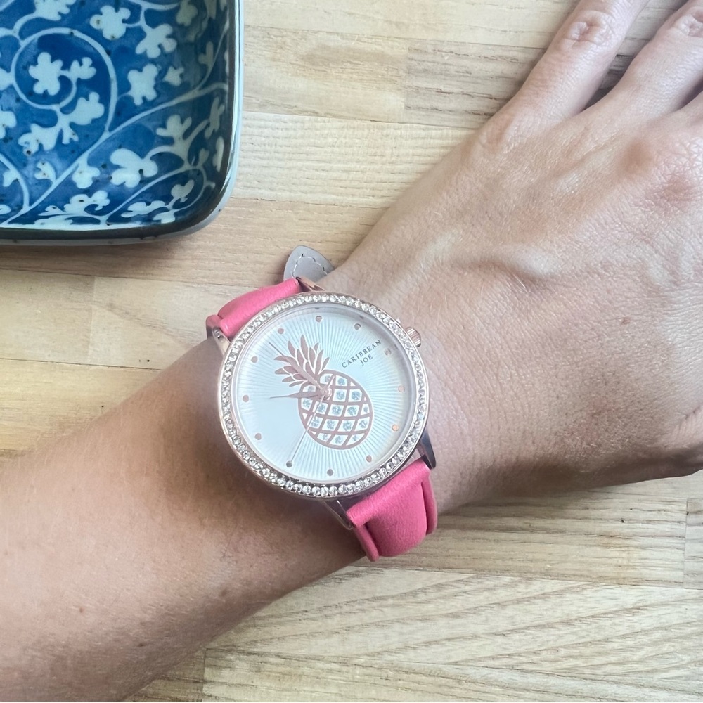 Caribbean Joe ladies pineapple pink strap fashion watch NEW BATTERY - Picture 3 of 8